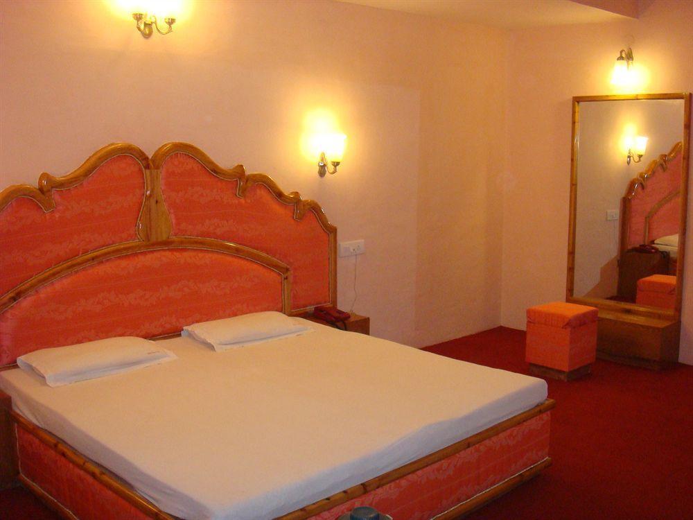 Hotel Chaman Palace Shimla Eksteriør billede